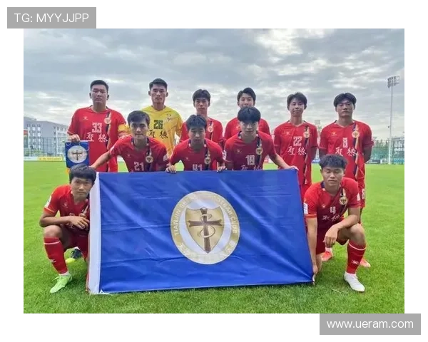 中国足球联赛迎来新赛季 热门球队备战激烈争夺冠军荣耀