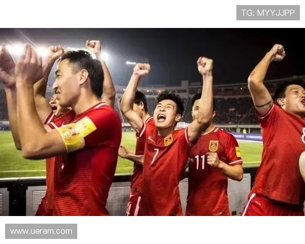 国足备战世预赛关键战新帅战术调整引发球迷热议联赛表现成焦点